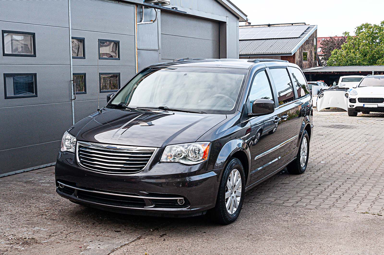 (2016) CHRYSLER TOWN & COUNTRY