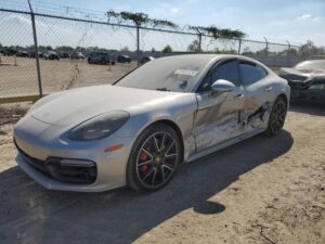 2020 PORSHE PANAMERA GTS